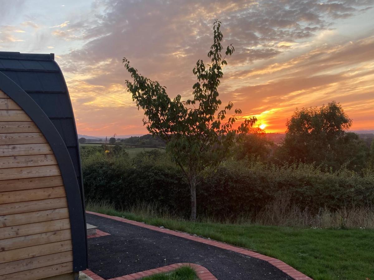 Hotel Rabbit Glamping Pod School House Farm Leighton  Esterno foto